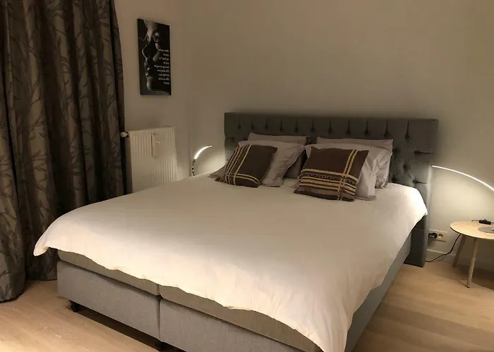 Home Bruges Cosy Comfort Modern Couple Privacy Walking Distance City Center Kitchen Terrace Garden