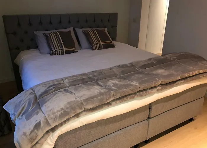 Home Bruges Cosy Comfort Modern Couple Privacy Walking Distance City Center Kitchen Terrace Garden