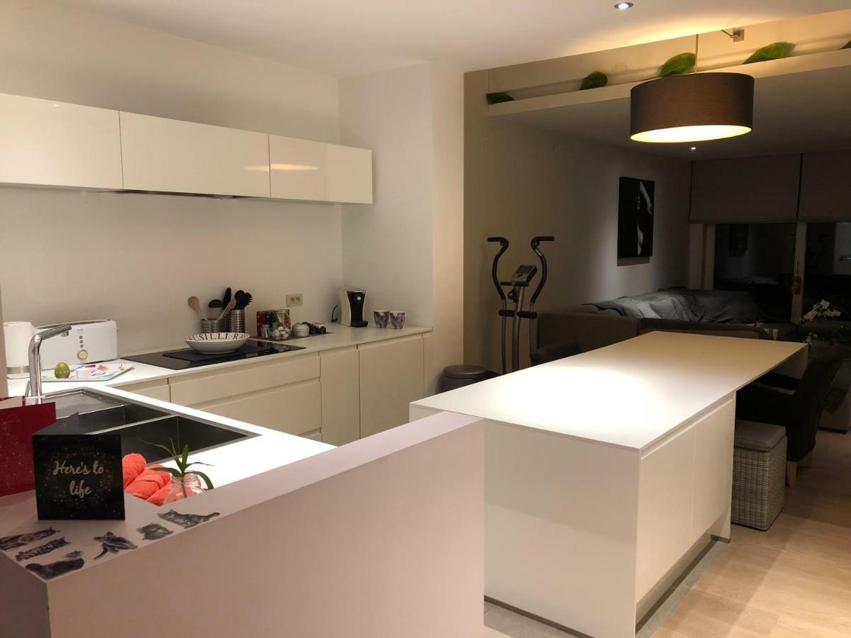 Appartement Cosy Comfort Modern Couple Privacy Walking Distance Center Kitchen Terrace Garden