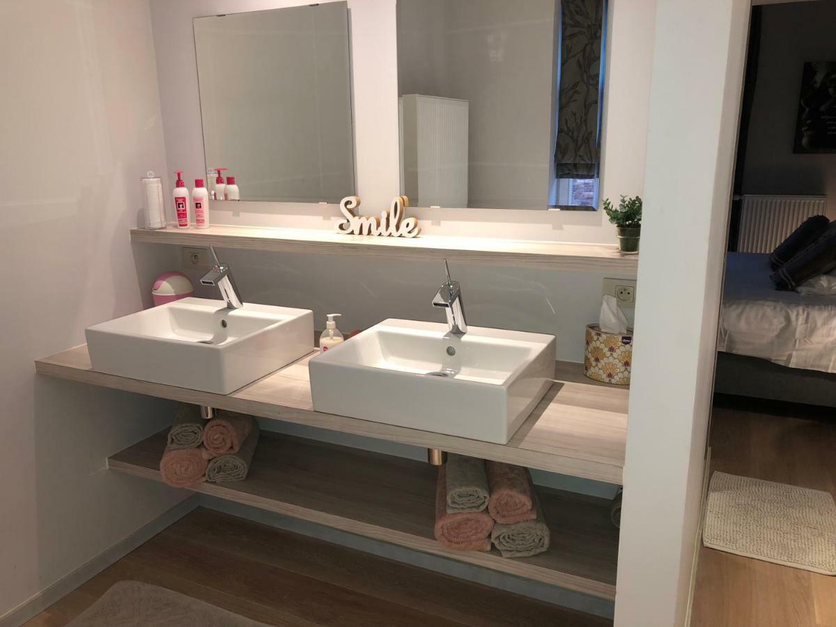 Appartement Cosy Comfort Modern Couple Privacy Walking Distance Center Kitchen Terrace Garden *